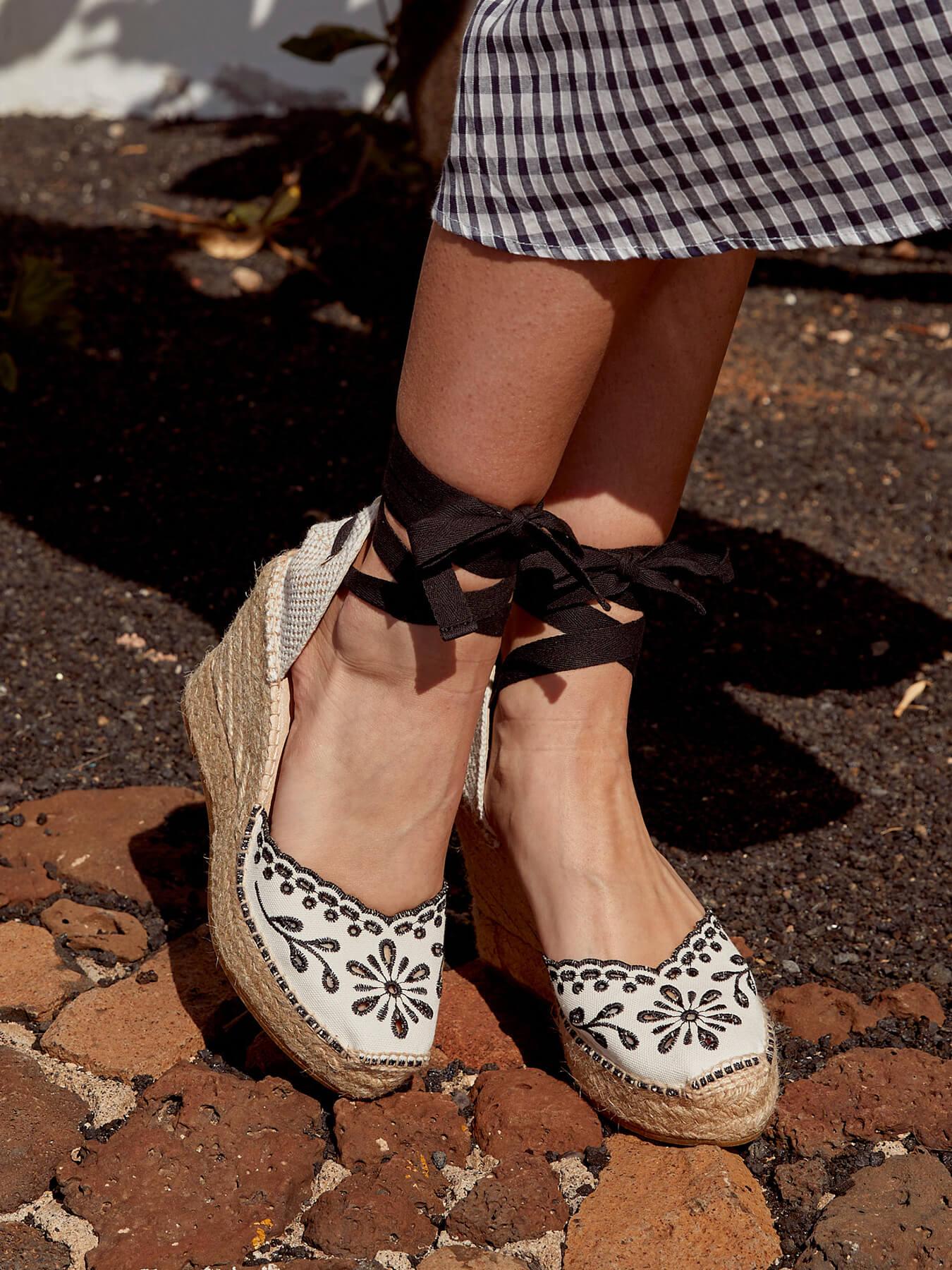 Romero Cuña Alta Lona Bordada Negro