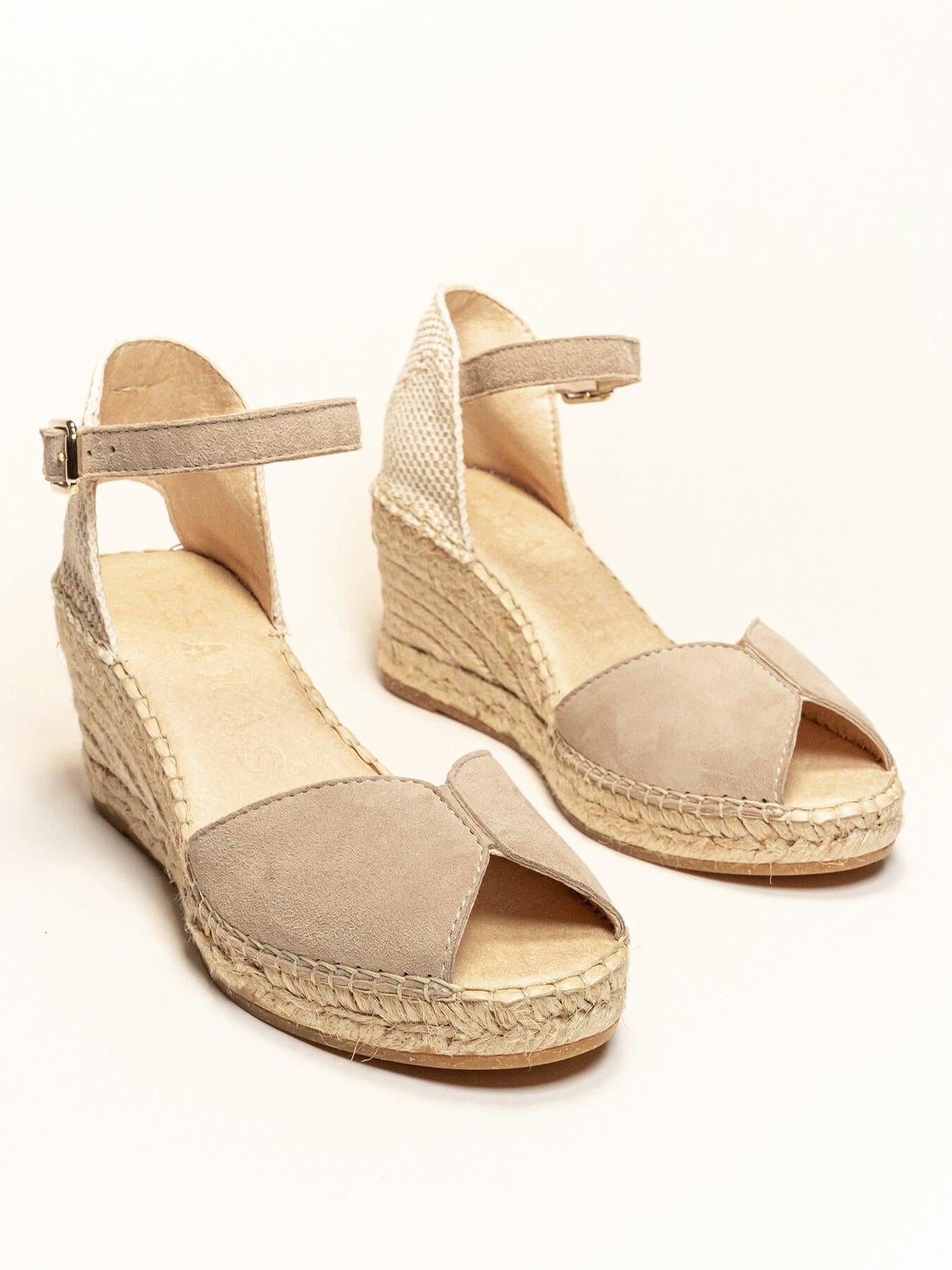 Alelí Cuña Media Ante Piedra