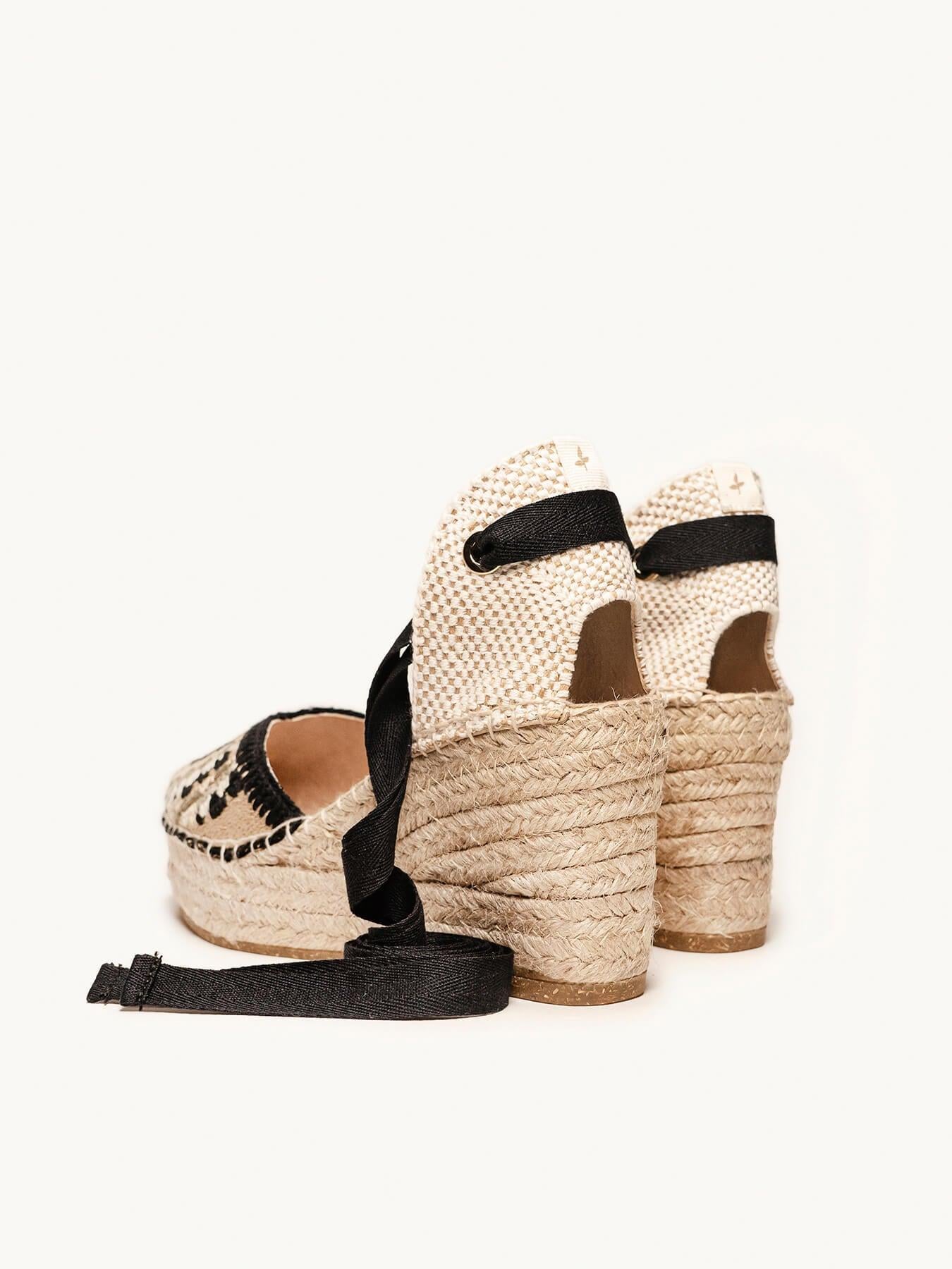 Romero Cuña Media Plataforma Rosetón Negro