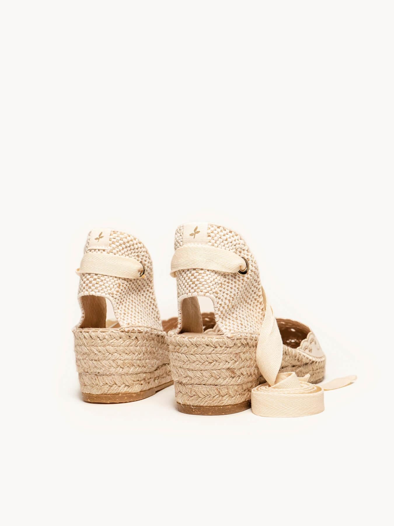 Romero Cuña Baja Lona Bordada Crudo