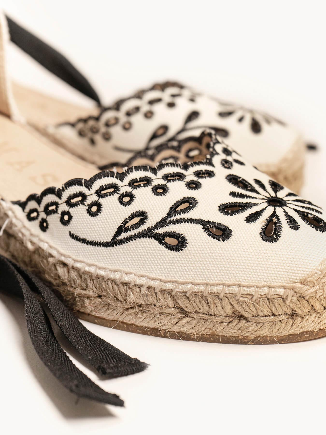 Romero Cuña Baja Lona Bordada Negro