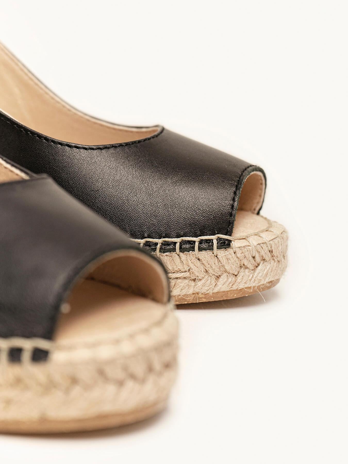 Clavel Cuña Media Napa Negro