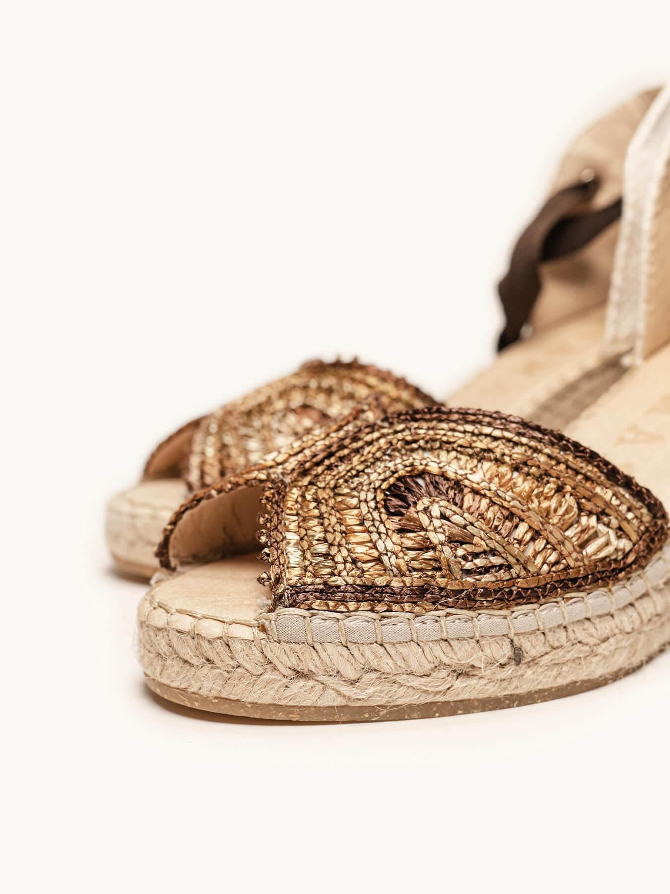 Lirio Cuña Media Rafia Marrón