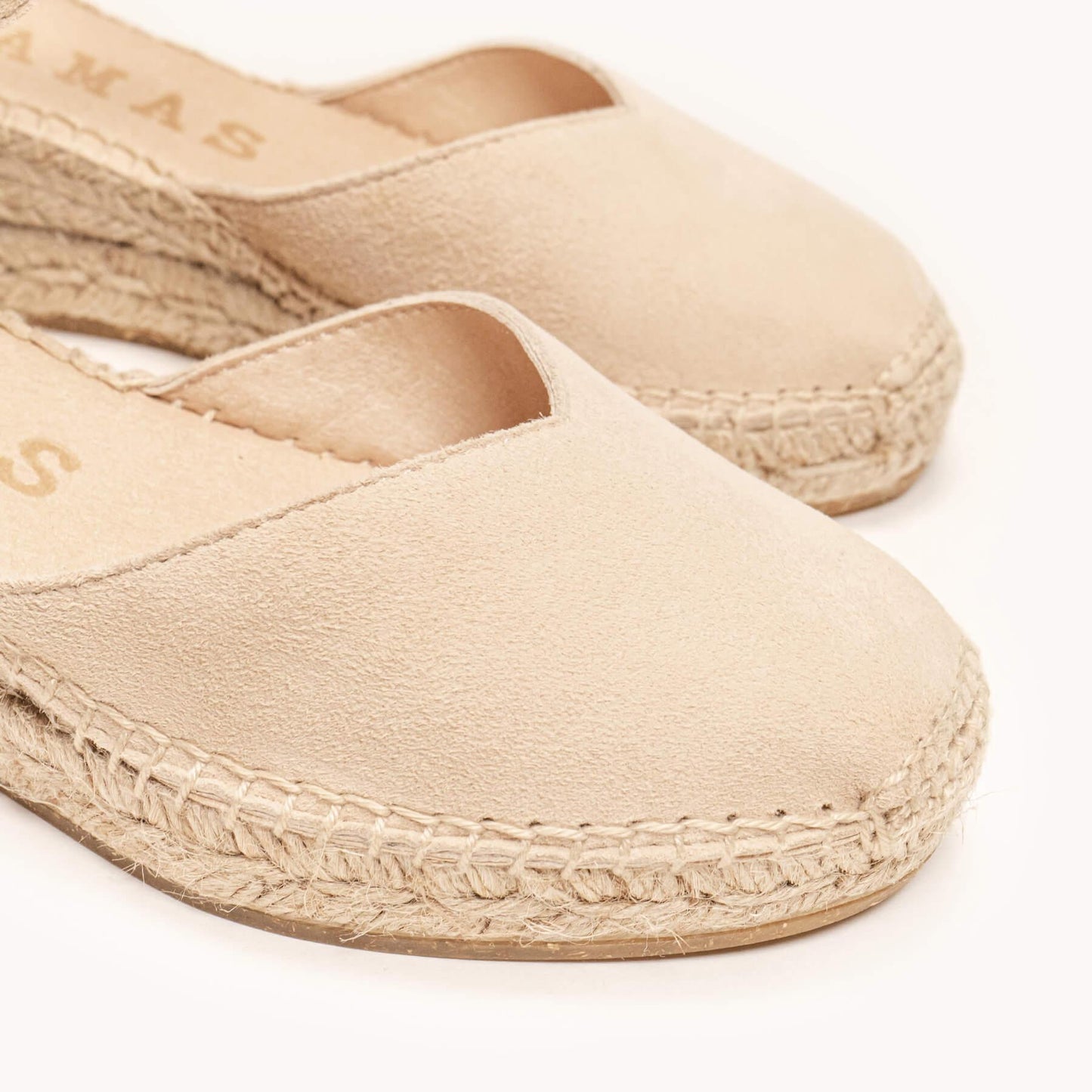 Jara Cuña Baja Ante Arena