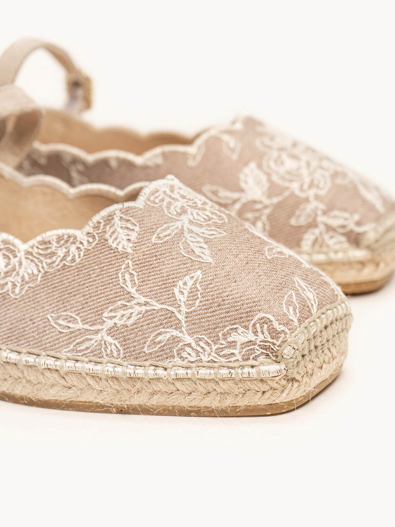 Campanilla Vaquero Bordado Piedra