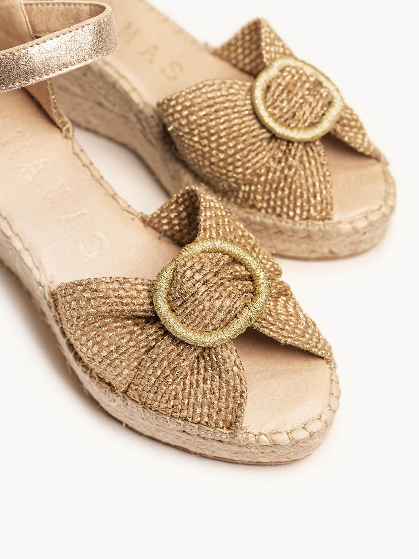 Amapola Cuña Media Plataforma Taloncillo Oro