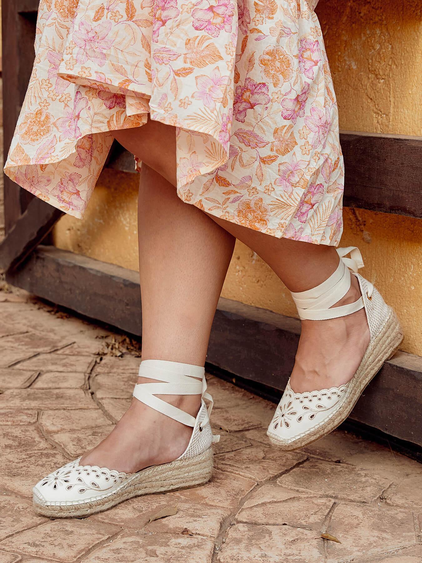 Romero Cuña Baja Lona Bordada Crudo